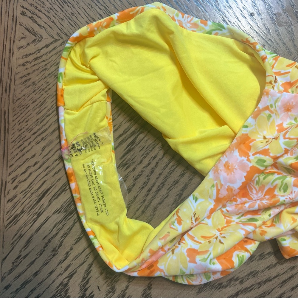 Princess Polly one piece swimsuit Yellow Floral new beach summer pool - Picture 7 of 12